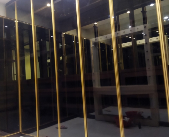 TỦ ÁO CÁNH KÍNH CHỊ NGA 