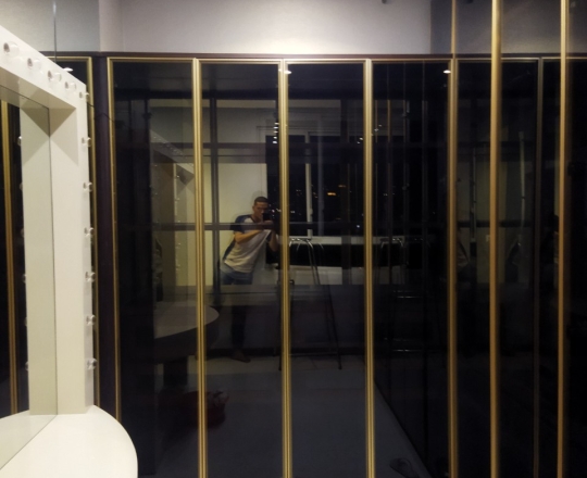 TỦ ÁO CÁNH KÍNH CHỊ NGA 